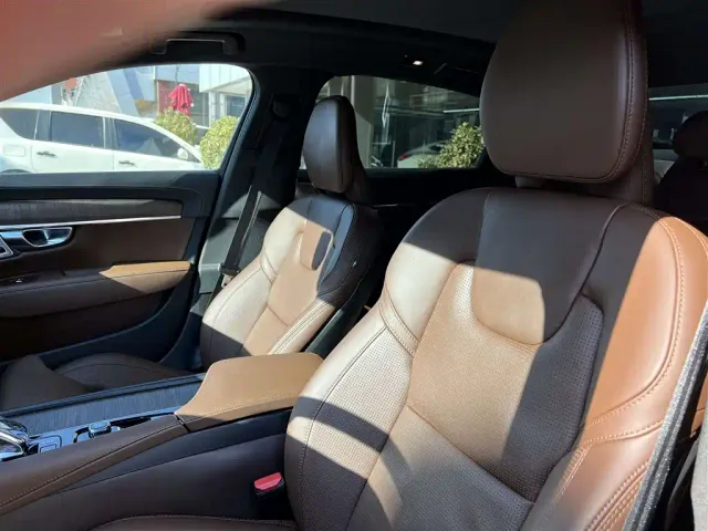 Volvo S90 — Фото автомобиля 12