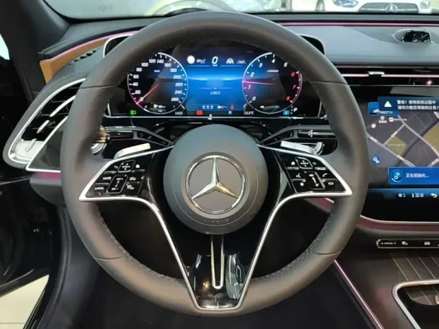 Mercedes-Benz E-Class — Фото автомобиля 10