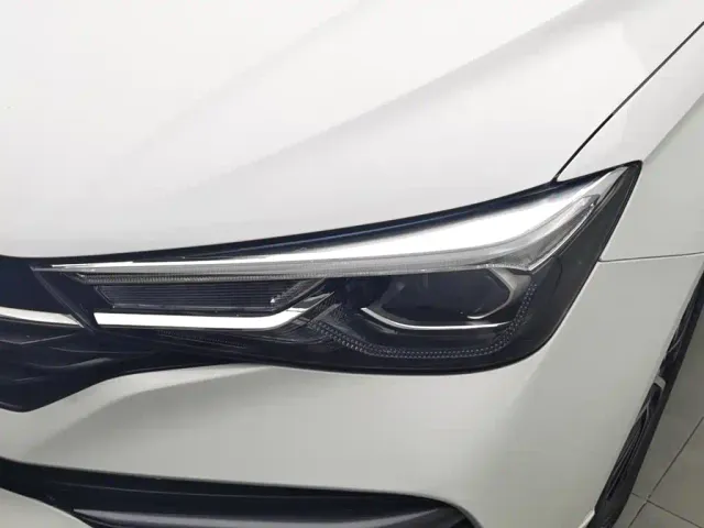 Roewe i5 — Фото автомобиля 7