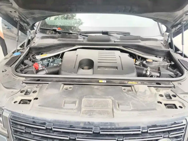 Land Rover Range Rover Sport — Фото автомобиля 9