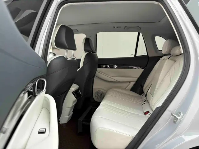 Geely Galaxy E5 — Фото автомобиля 4