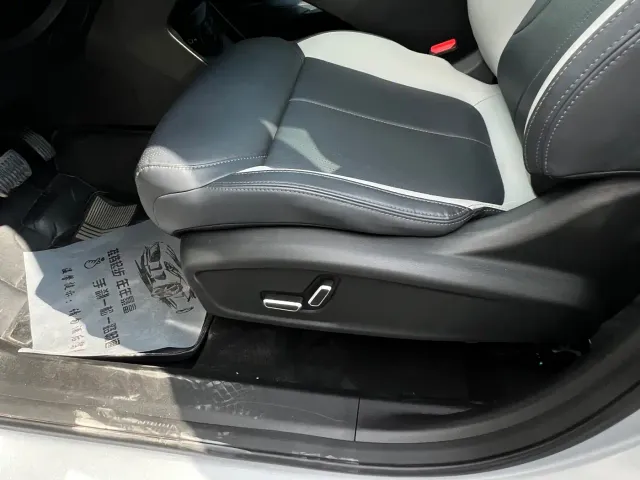 Geely Boyue L — Фото автомобиля 12