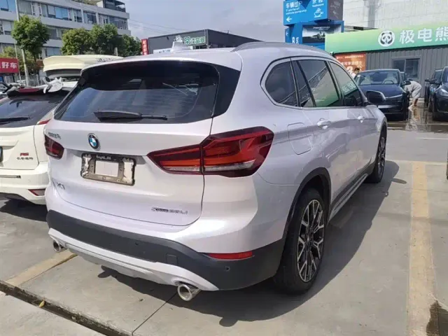 BMW X1 — Фото автомобиля 4