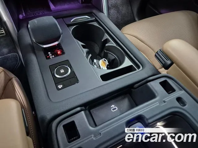 Land Rover Discovery — Фото автомобиля 12