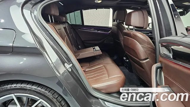 BMW 5 Series G30 — Фото автомобиля 17