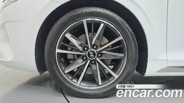 Hyundai Grandeur New — Фото автомобиля 5