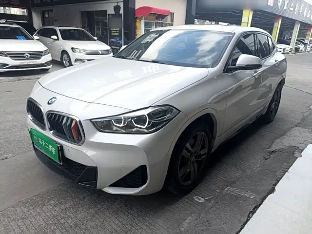 Фотография автомобиля — BMW X2