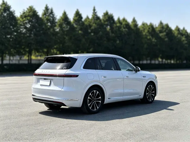 Aito M7 — Фото автомобиля 5