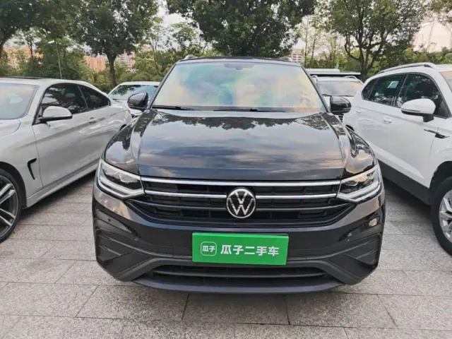 Volkswagen Tiguan L — Фото автомобиля 2