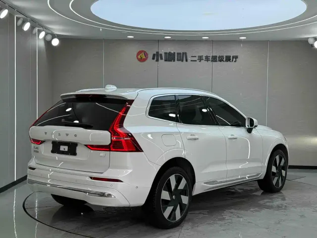 Volvo XC60 — Фото автомобиля 5
