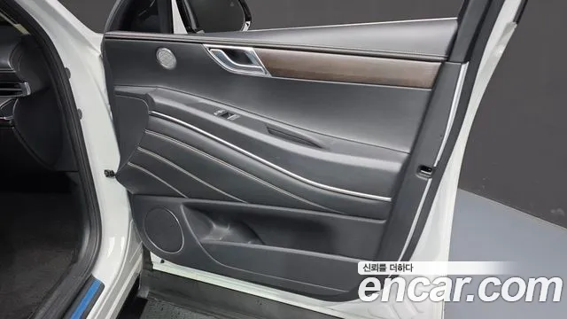 Genesis GV80 — Фото автомобиля 13