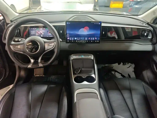 BYD Sealion 05 EV — Фото автомобиля 9
