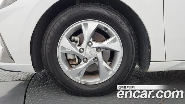 Hyundai Avante CN7 — Фото автомобиля 5