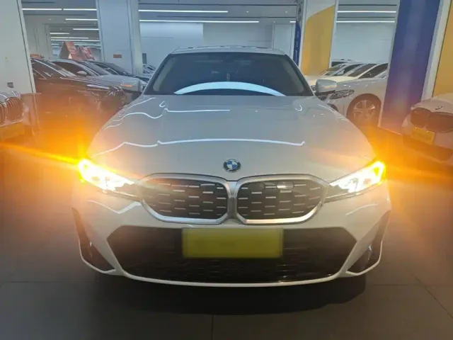 BMW 3 Series — Фото автомобиля 2