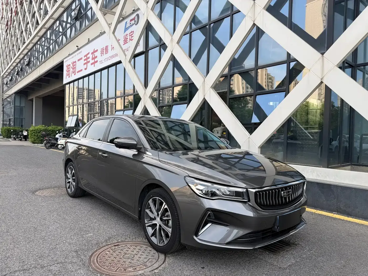 Geely Emgrand 2023 4th Generation Champion Edition 1.5L CVT Premium — Фото автомобиля 3