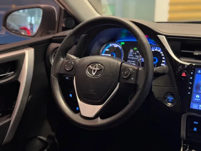 Toyota Corolla Twin Engine E+ — Фото автомобиля 14