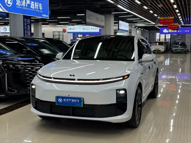Фотография автомобиля — Li Auto L6