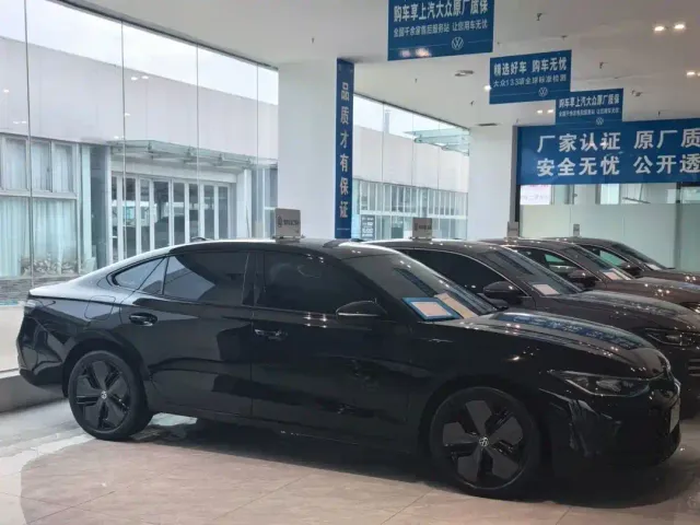 Volkswagen Passat — Фото автомобиля 3