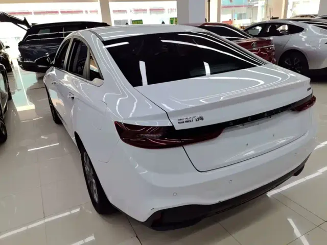 Geely Geometry A — Фото автомобиля 4