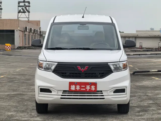 Wuling Hongguang V — Фото автомобиля 2