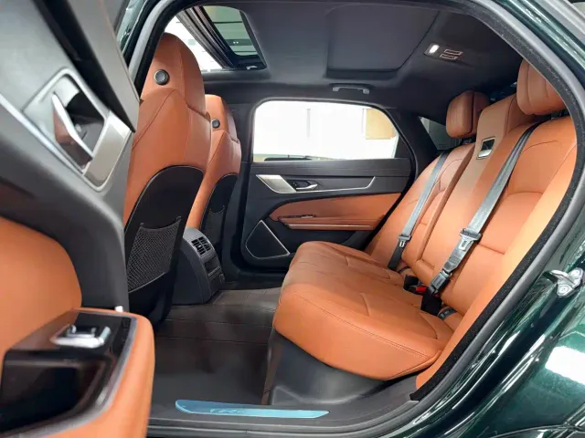 Jaguar XFL — Фото автомобиля 7