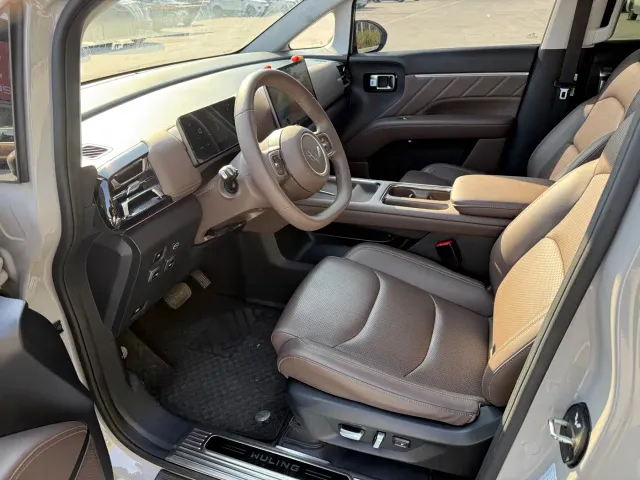 Wuling Starlight 730 — Фото автомобиля 7