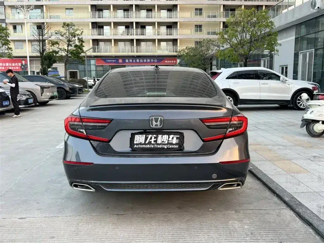 Honda Accord — Фото автомобиля 8