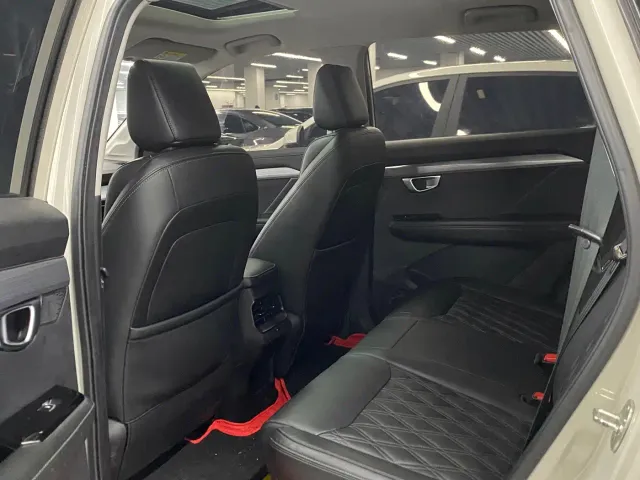 Wuling Asta — Фото автомобиля 8