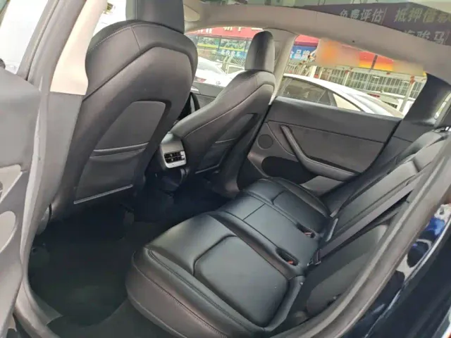 Tesla Model Y — Фото автомобиля 16