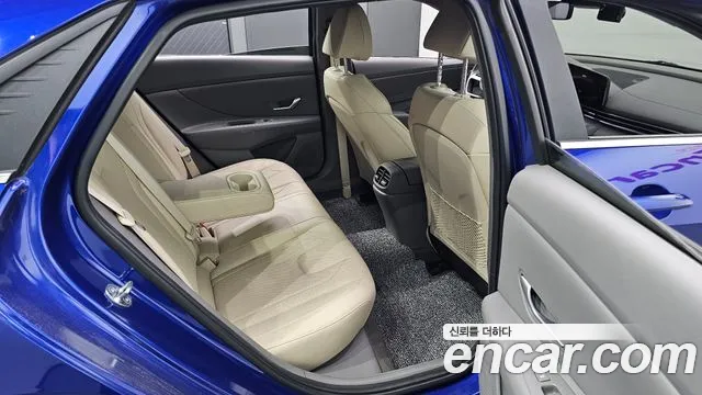 Hyundai AVANTE Avante (CN7) — Фото автомобиля 11