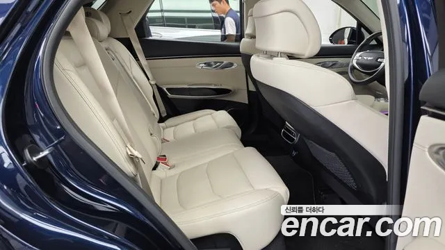 Genesis GV70 2.5T Бензин 2WD — Фото автомобиля 11