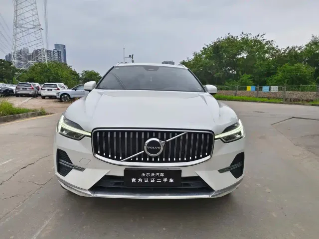 Volvo XC60 — Фото автомобиля 2