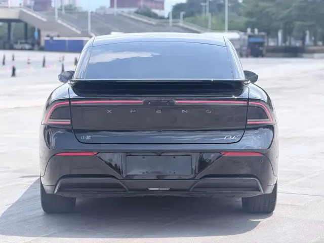Xpeng P7+ — Фото автомобиля 4
