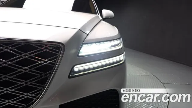 Genesis GV80 — Фото автомобиля 22