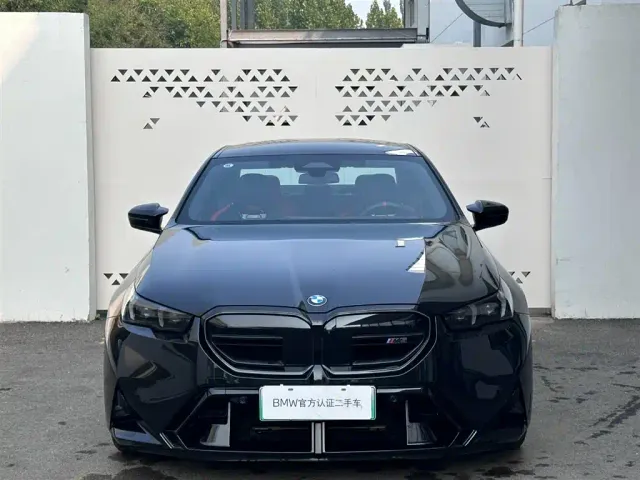 BMW M5 — Фото автомобиля 2