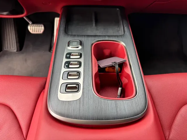 Xiaomi SU7 — Фото автомобиля 10