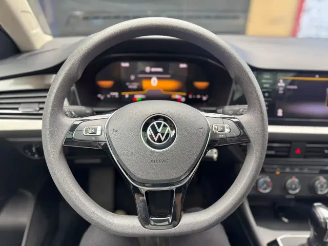 Volkswagen Lavida — Фото автомобиля 9