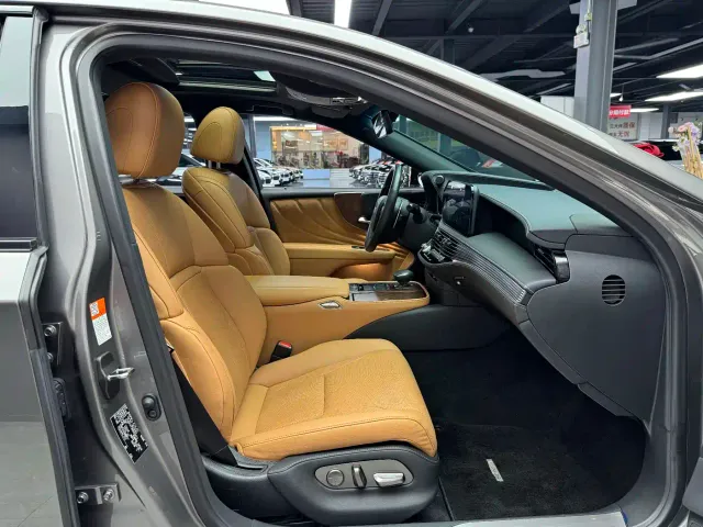 Lexus LS — Фото автомобиля 5