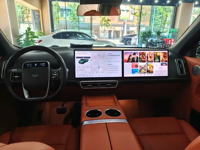 Li Auto L8 — Фото автомобиля 5