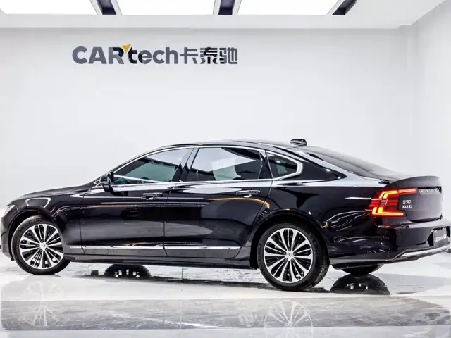 Volvo S90 — Фото автомобиля 4