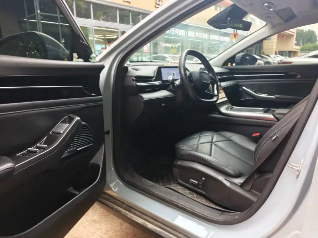Geely Galaxy L6 — Фото автомобиля 11