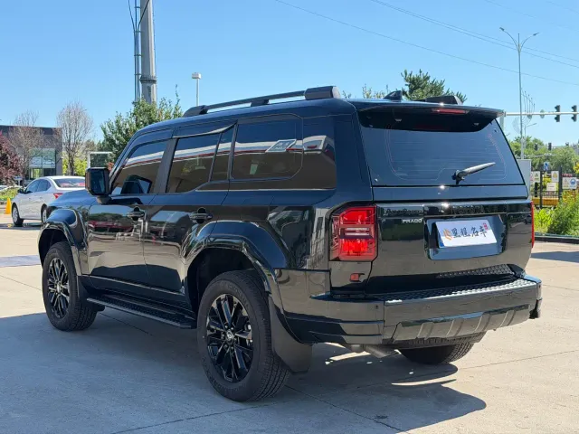 Toyota Prado — Фото автомобиля 8