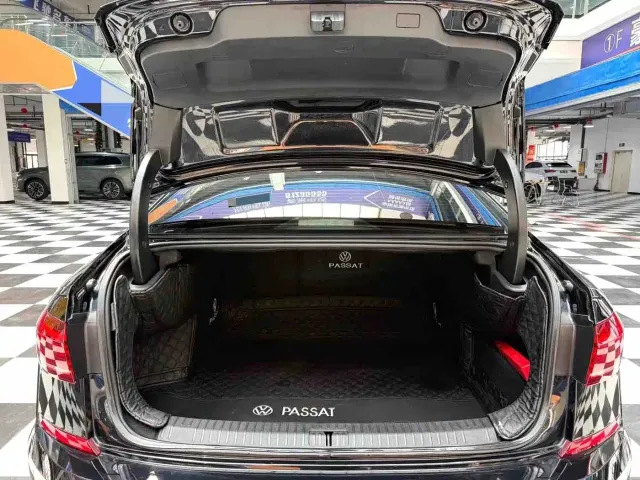 Volkswagen Passat — Фото автомобиля 17
