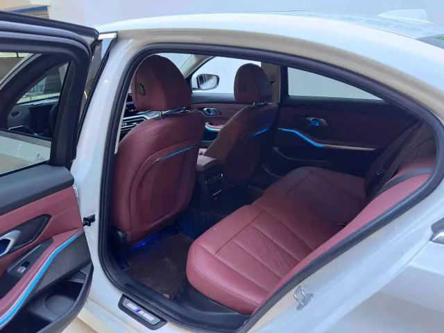 BMW 3 Series — Фото автомобиля 10
