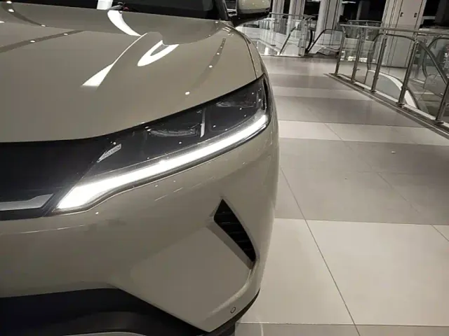 BYD Yuan UP — Фото автомобиля 17