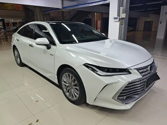 Toyota Avalon — Фото автомобиля 3