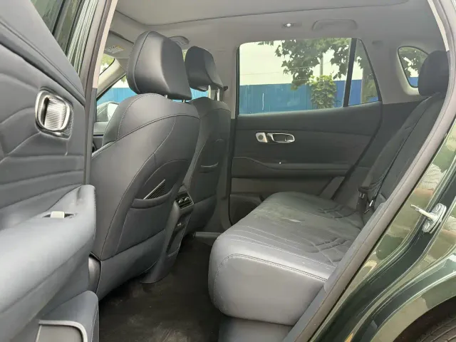 Geely Galaxy Starship 7 EM-i — Фото автомобиля 6