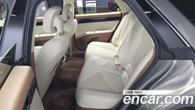 Hyundai Grandeur GN7 — Фото автомобиля 18