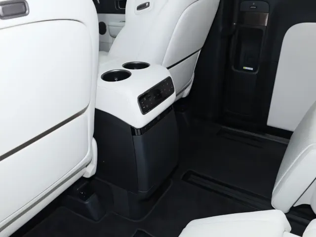 Li Auto MEGA — Фото автомобиля 12
