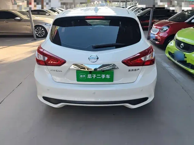 Nissan Tiida — Фото автомобиля 5